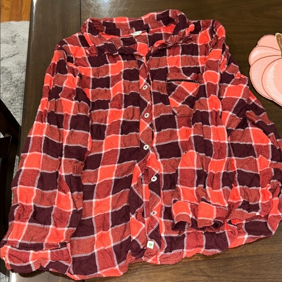 Aerie women's flannel long-sleeve button-down shirt in an orange and burgundy - Picture 2 of 3